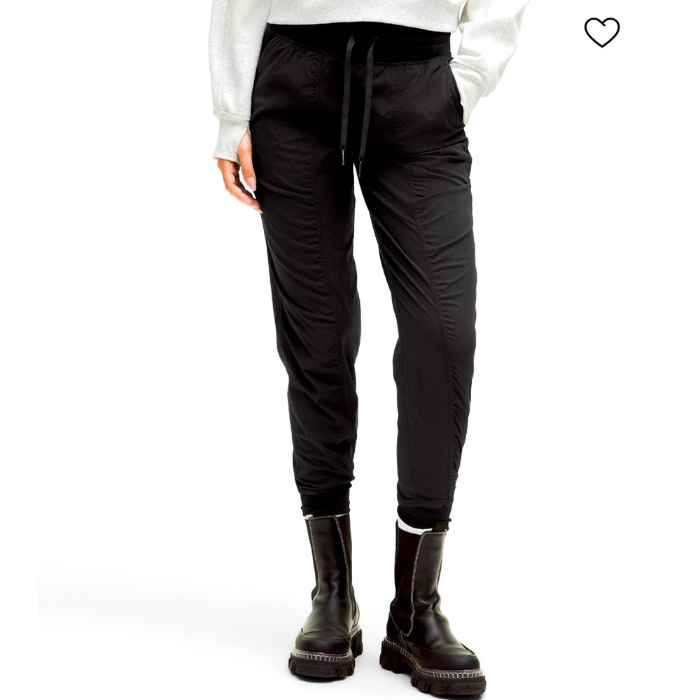lululemon black joggers